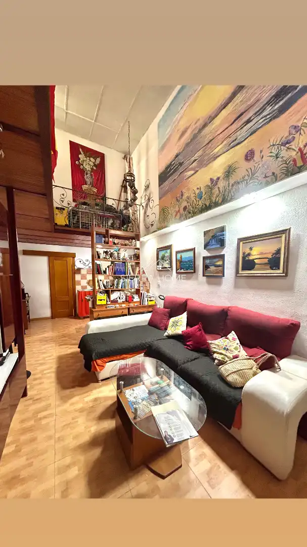 Flat for sale in Calle María Arteaga