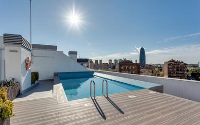 Swimming pool of Flat for sale in  Barcelona Capital  with Air Conditioner, Terrace and Balcony