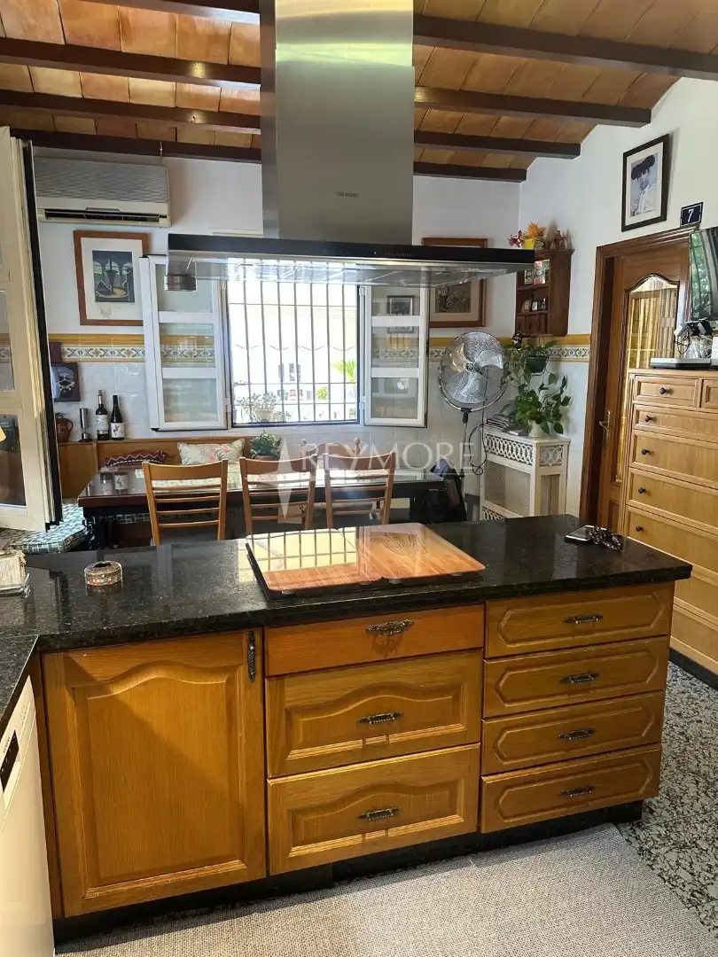 Houses for sale in Poniente-Norte - Miralbaida - Parque Azahara