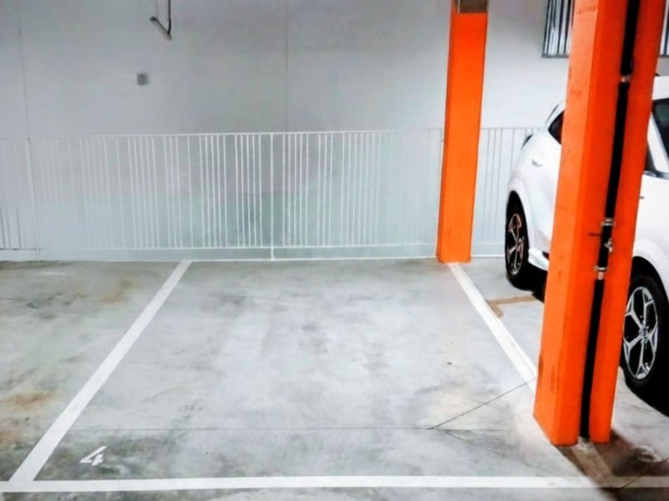 Parking of Garage for rent in  Madrid Capital