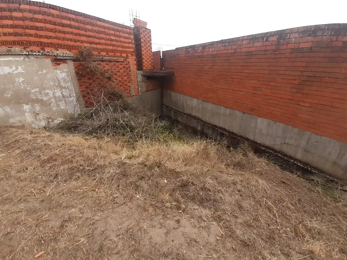 Nau industrial en venda en Fariza