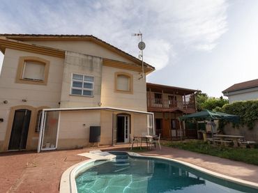 Casa con balcón en venta en CERRO ROMANOS 10