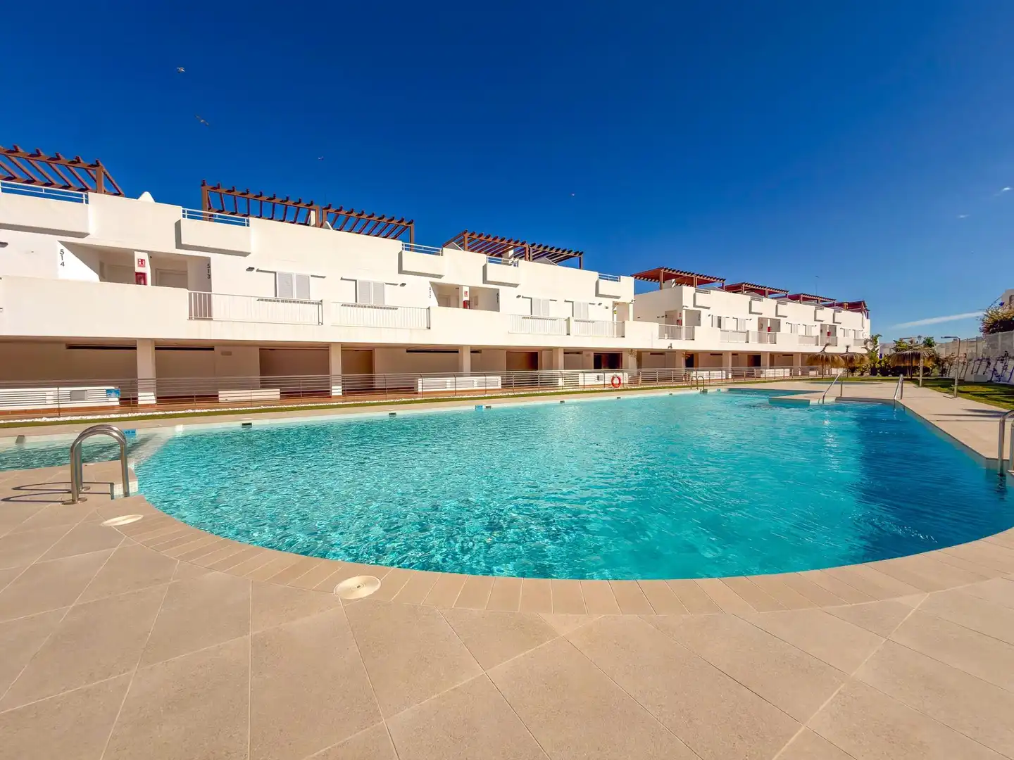 Piscina de Ático en venta en Mojácar con Aire acondicionado, Calefacción y Jardín privado