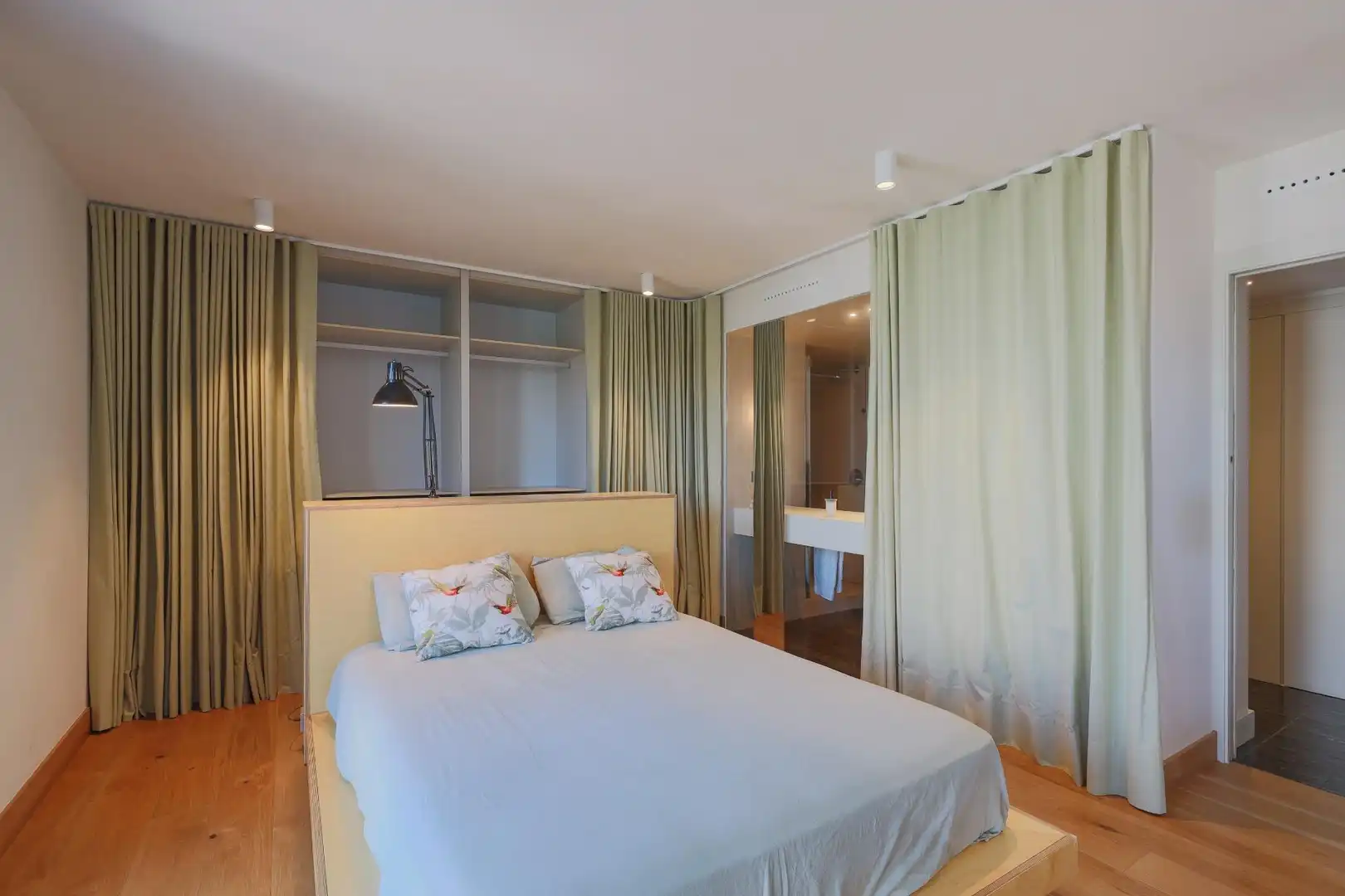 Habitación de Piso de alquiler en L'Hospitalet de Llobregat con Aire acondicionado, Calefacción y Parquet