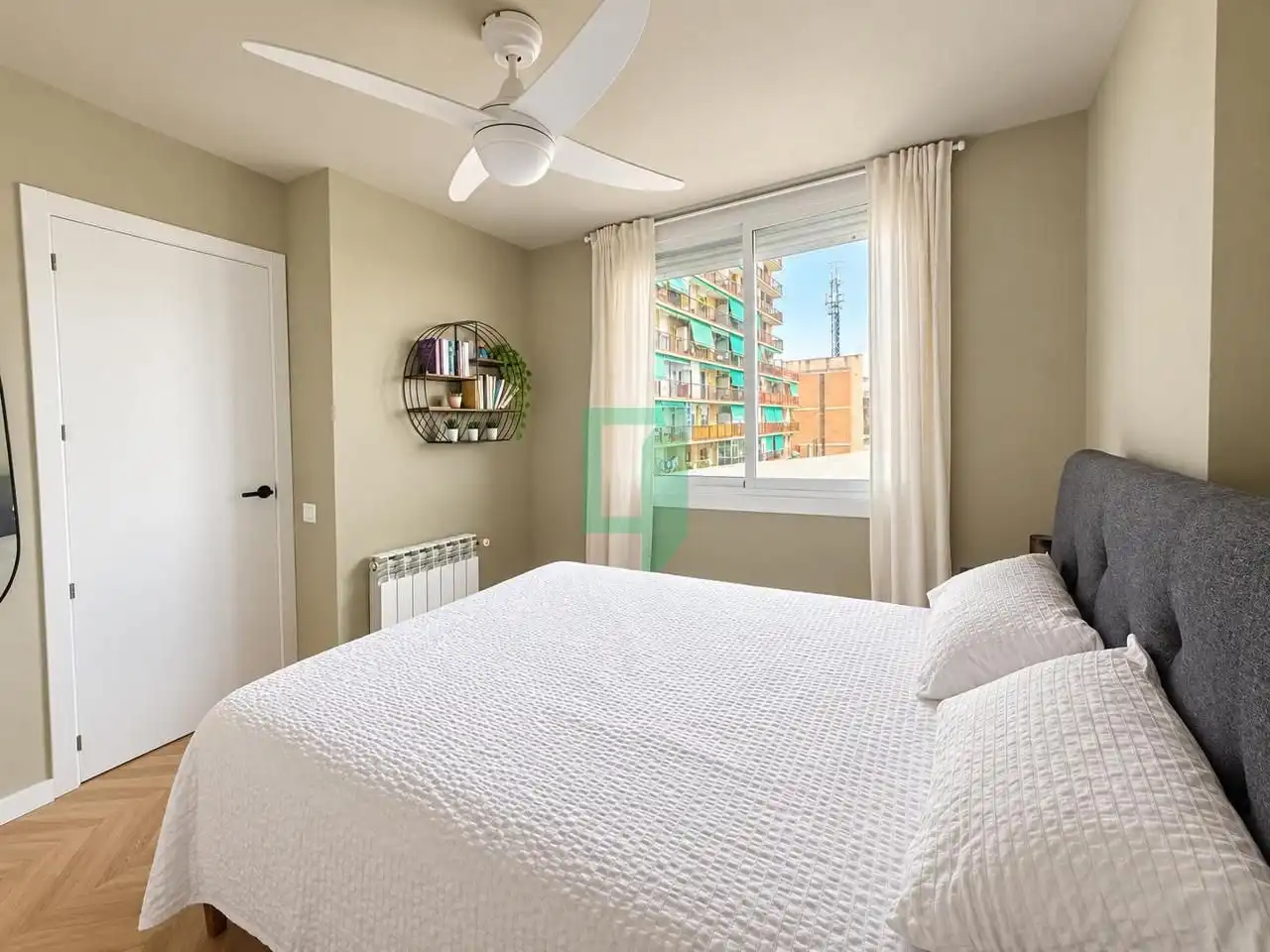Bedroom of Flat for sale in Badalona  with Air Conditioner, Heating and Balcony
