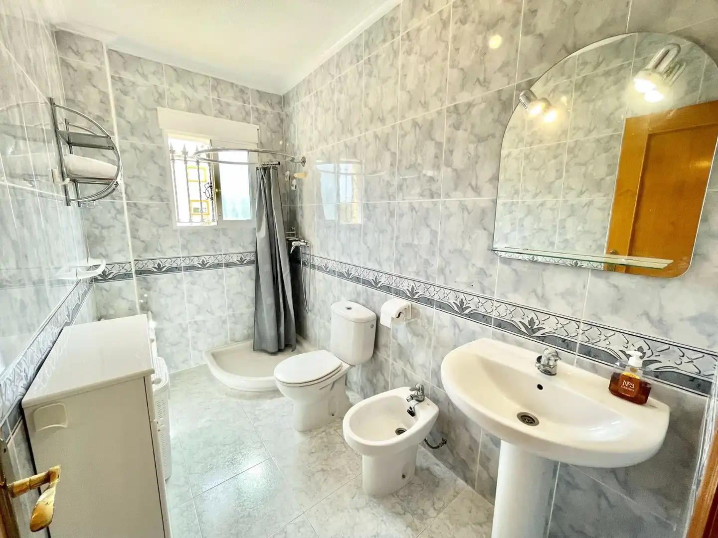 Baño de Casa o chalet de alquiler en Orihuela con Aire acondicionado, Calefacción y Terraza