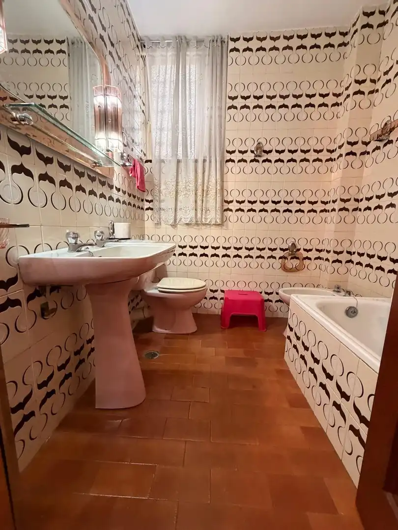 Bathroom of Flat for sale in Valdemoro  with Storage room