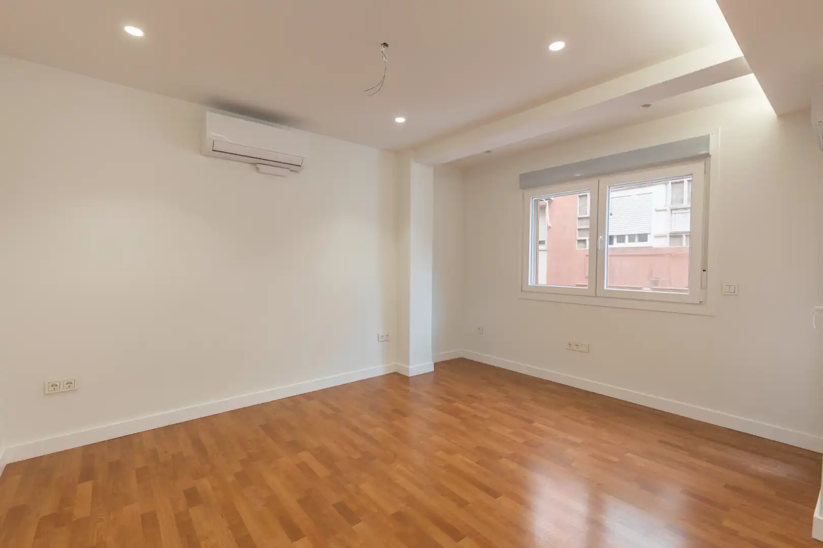 Flat for sale in Granada  with Air Conditioner, Heating and Parquet flooring