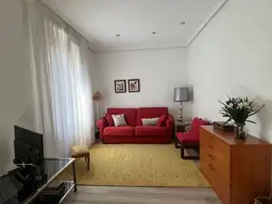 Sala d'estar de Pis de lloguer en Bilbao  amb Calefacció, Moblat i Balcó