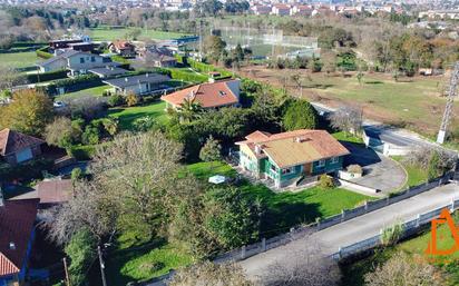 Jardí de Casa o xalet en venda en Gijón  amb Calefacció