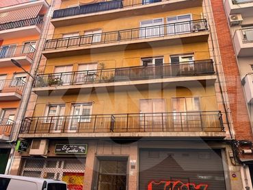 Pis amb balcó en venda a Calle Guerrilleros 10