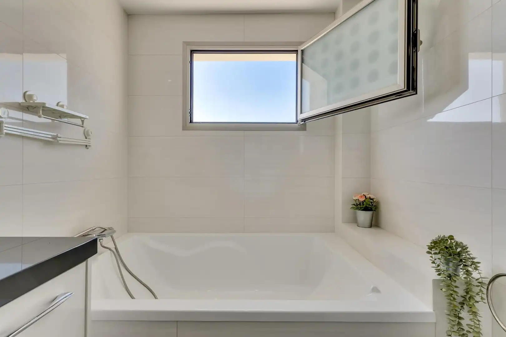 Bany de Casa o xalet en venda en Oliva amb Aire condicionat, Jardí privat i Terrassa
