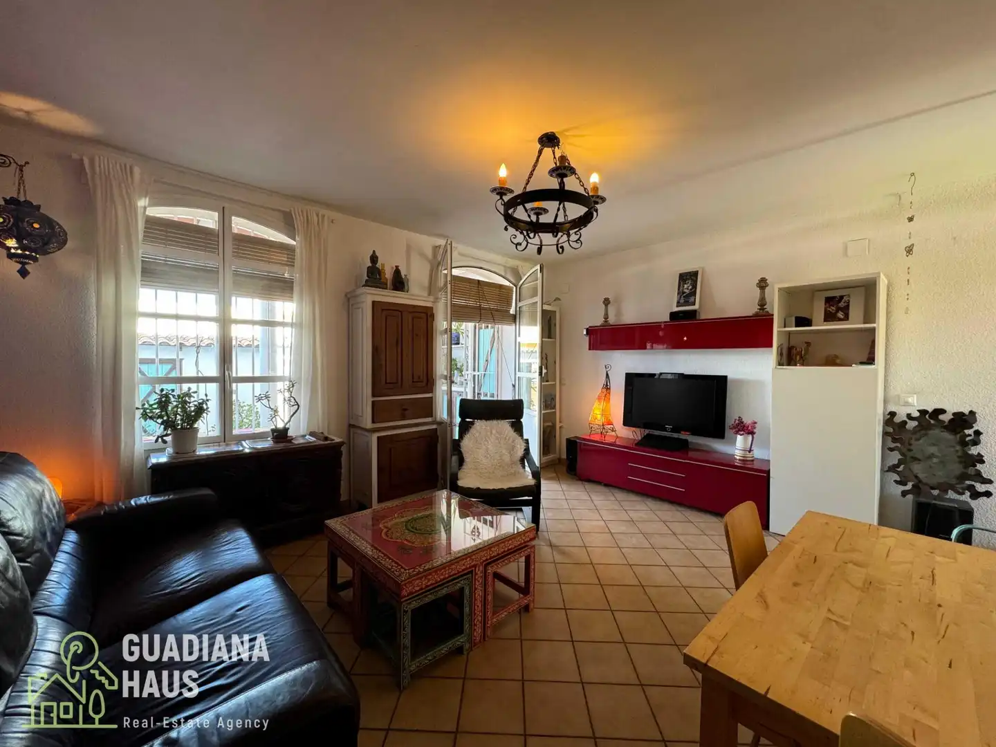 Sala d'estar de Casa adosada en venda en Ayamonte amb Terrassa