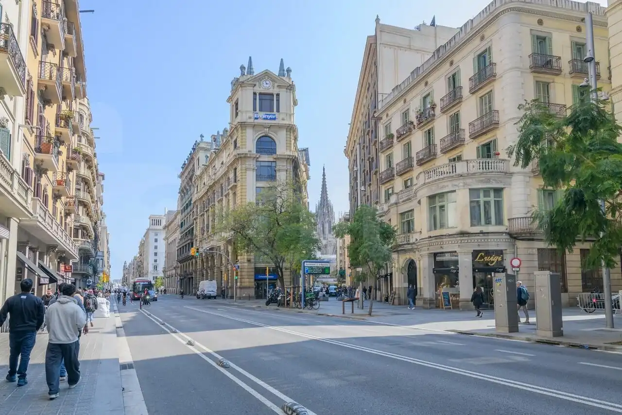 Außenansicht von Wohnung zum Verkauf in Barcelona mit Heizung, Parkett und Terrasse