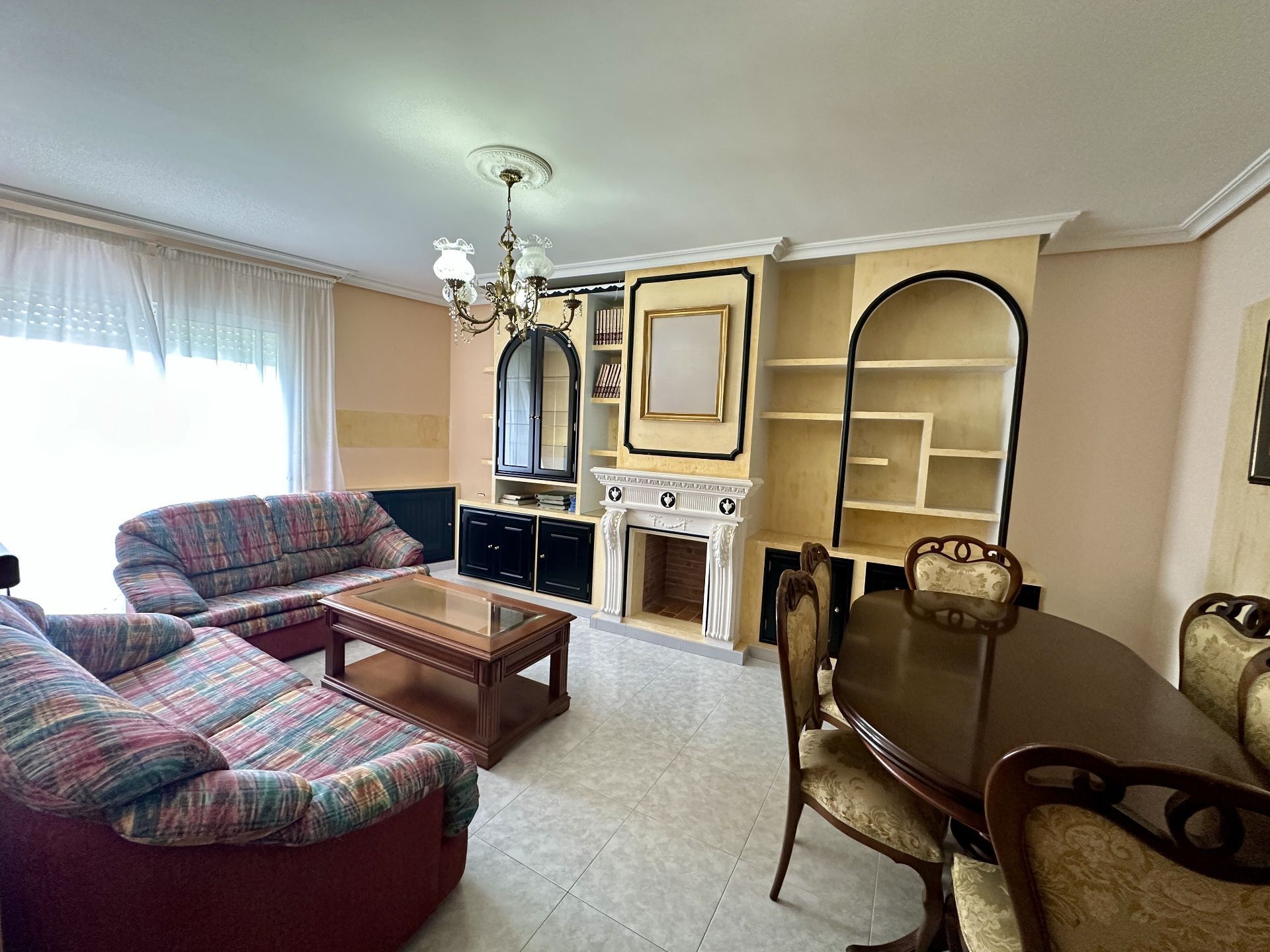 Sala de estar de Piso en venta en Malpartida de Plasencia con Calefacción, Terraza y Amueblado