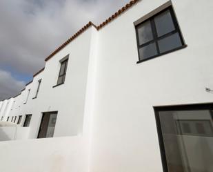 Exterior view of Single-family semi-detached for sale in La Oliva  with Private garden, Terrace and Balcony