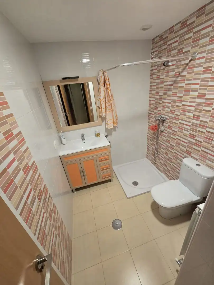 Baño de Piso en venta en Albacete con Calefacción, Parquet y Trastero