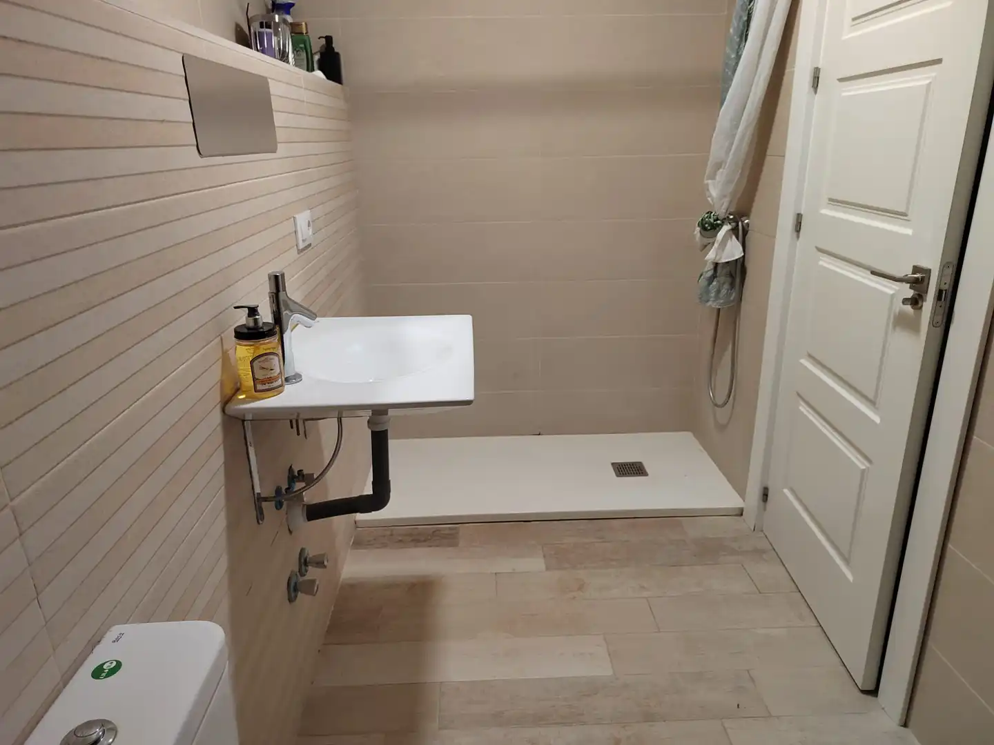 Baño de Piso en venta en Cuenca con Calefacción y Amueblado