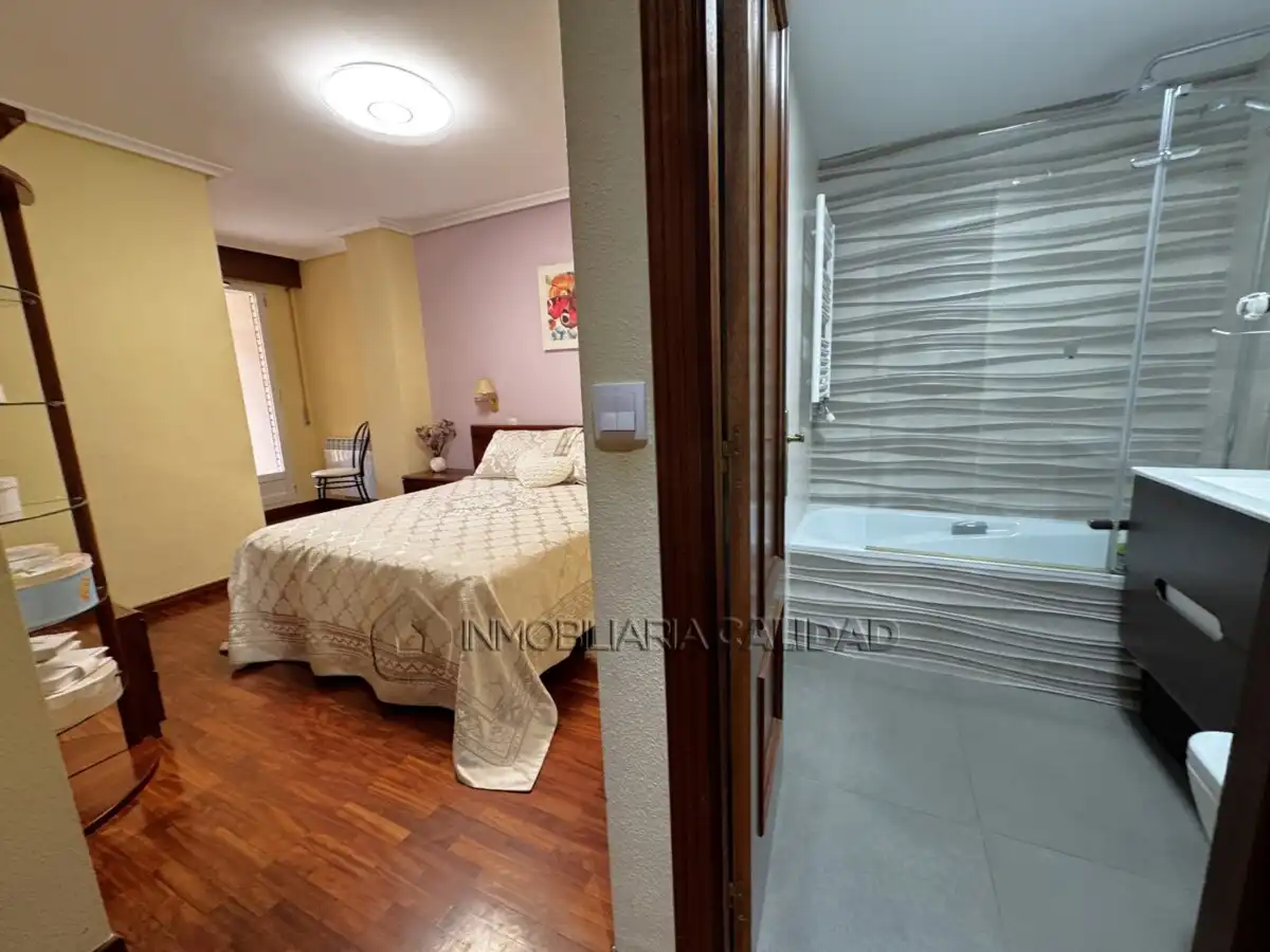 Habitación de Piso en venta en Burgos con Calefacción, Terraza y Trastero