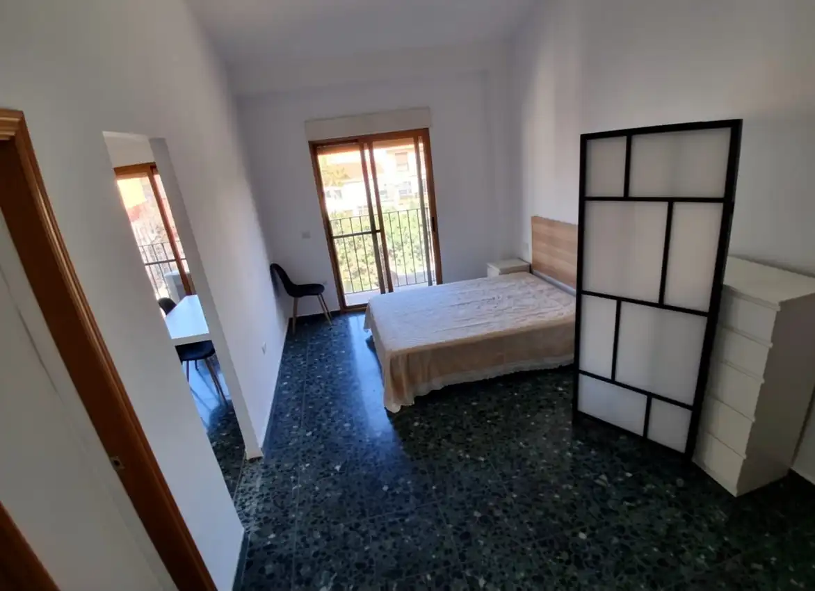 Bedroom of Study for rent in Torrent  with Air Conditioner, Furnished and Oven