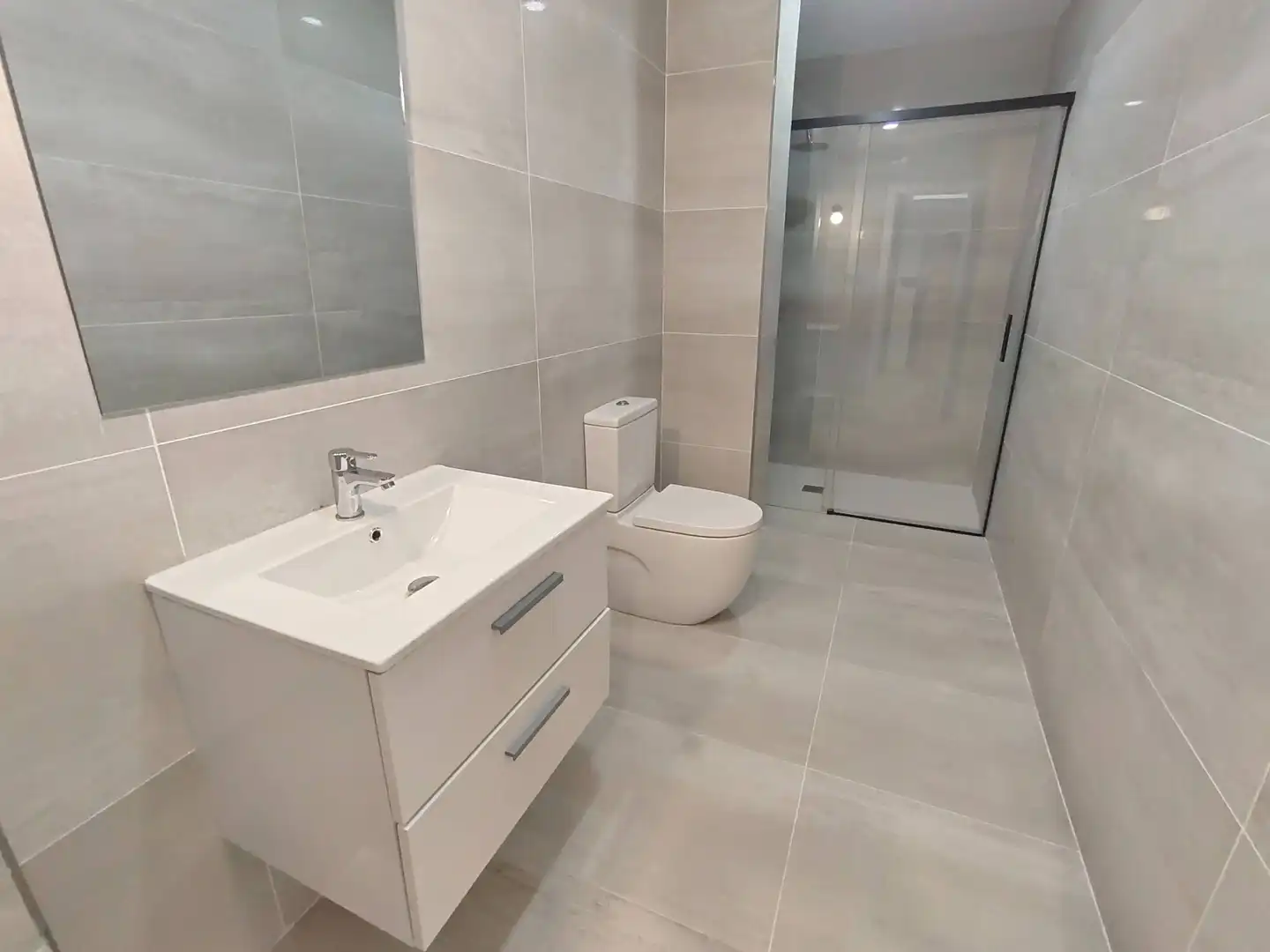 Badezimmer von Dachboden zur Miete in Las Palmas de Gran Canaria mit Klimaanlage, Terrasse und Möbliert