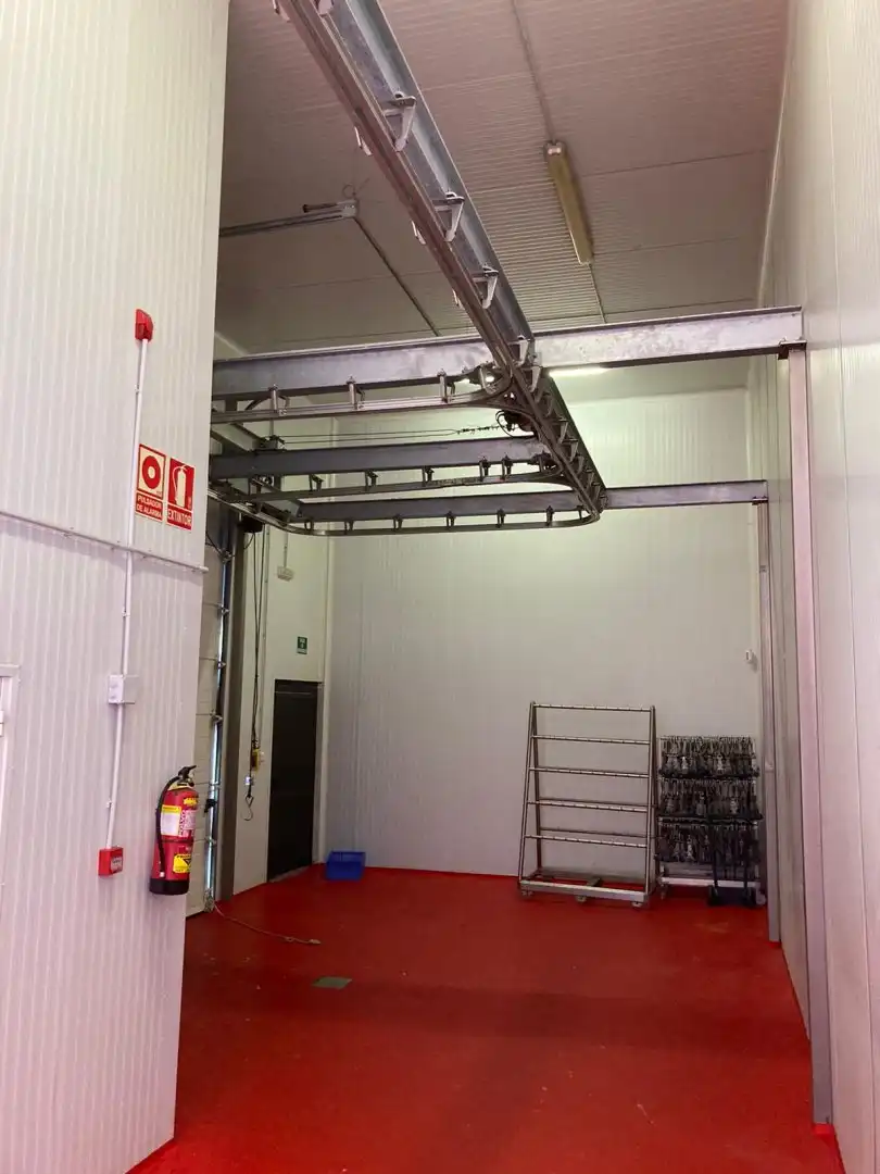 Aparcament de Nau industrial en venda en Jaén
