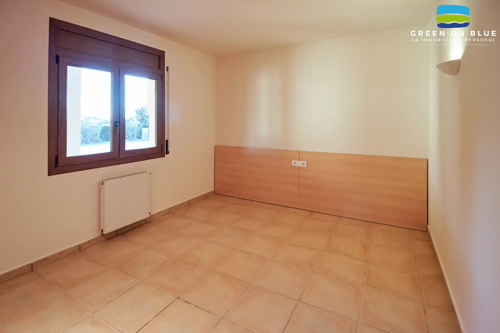 Dormitori de Casa o xalet en venda en Peralada amb Calefacció, Jardí privat i Terrassa