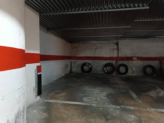 Garaje en Alquiler en Plaça de la Independència en Eixample Nord