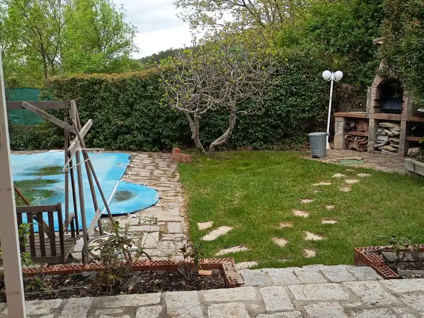 Piscina de Casa o xalet en venda en Moralzarzal amb Calefacció, Jardí privat i Parquet