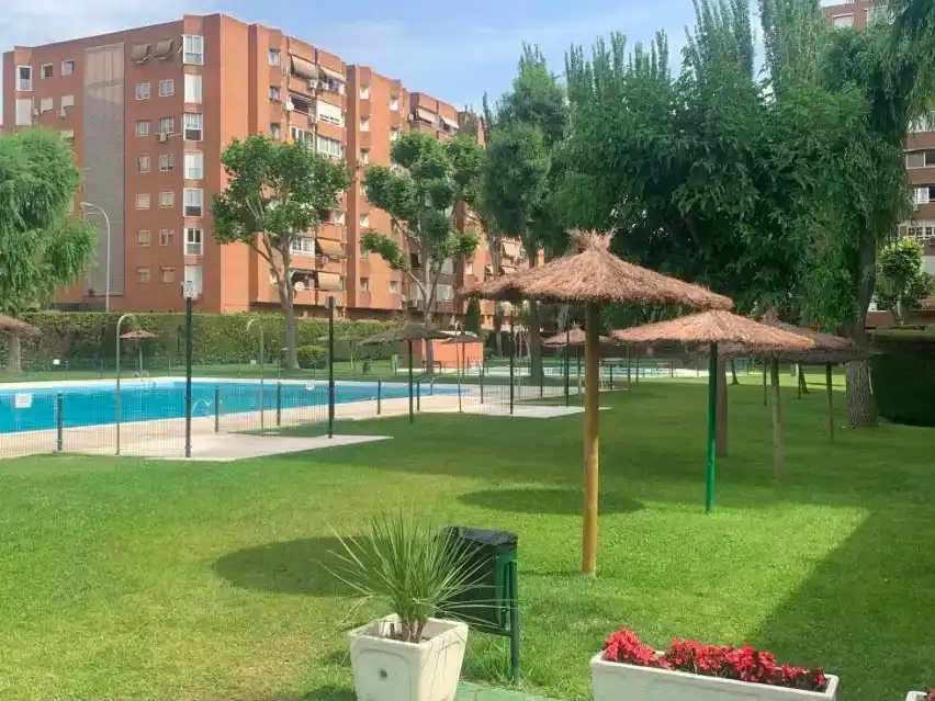Schwimmbecken von Wohnung zum Verkauf in Fuenlabrada mit Schwimmbad und Balkon