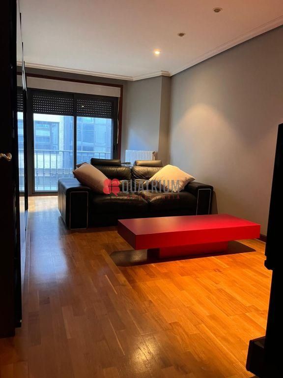 Sala d'estar de Pis en venda en Vigo  amb Calefacció i Traster