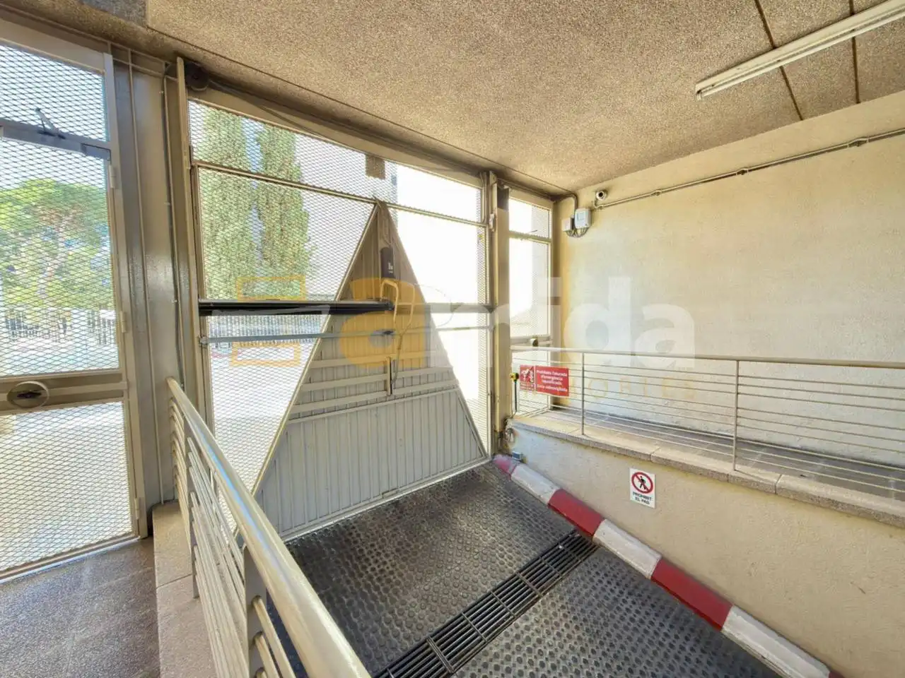 Einzelparkplatz mit Aufzug zur Miete in Centre - Sant Oleguer, imagen 5