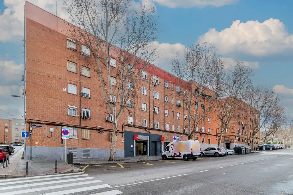 Außenansicht von Wohnung zum Verkauf in Madrid