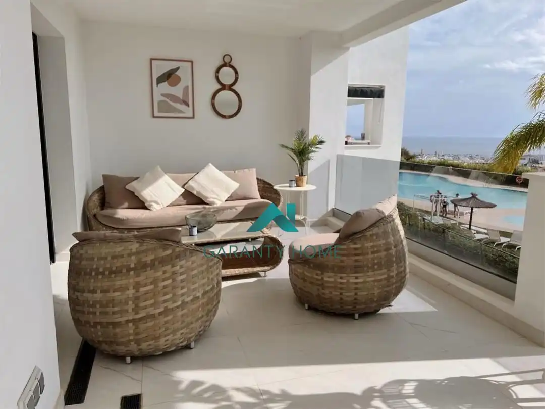 Terrassa de Pis de lloguer en Estepona amb Terrassa, Moblat i Piscina comunitària
