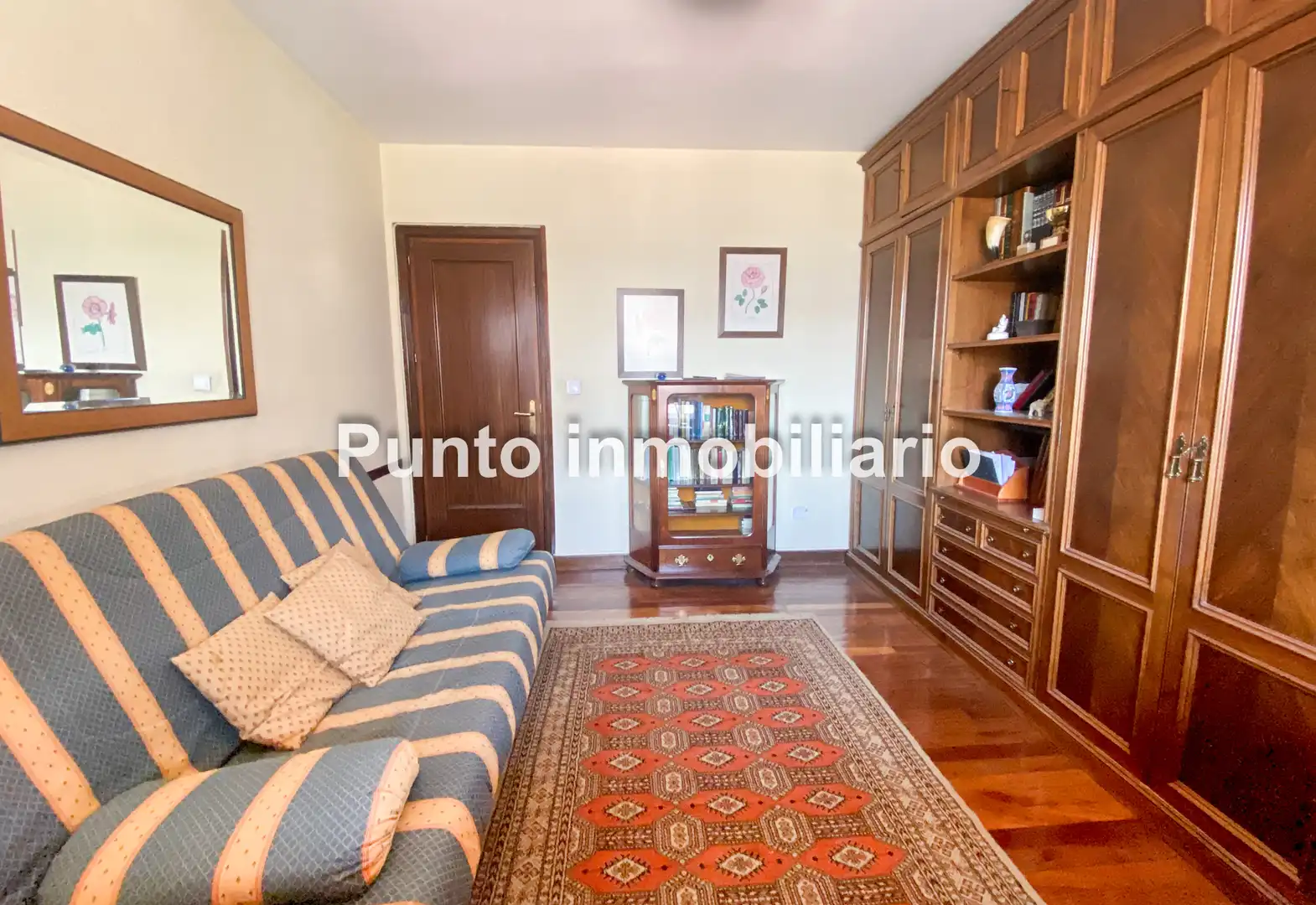 Sala d'estar de Pis en venda en Valladolid amb Calefacció, Parquet i Terrassa