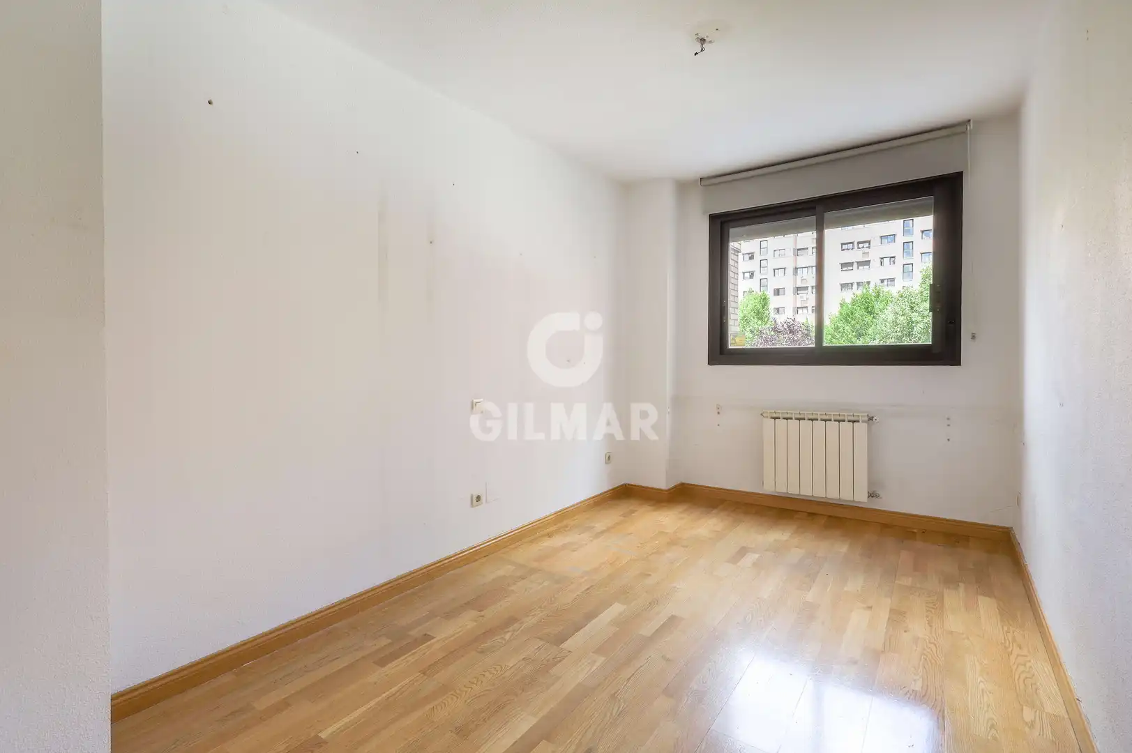 Bedroom of Flat for sale in Madrid  with Heating, Private garden and Storage room
