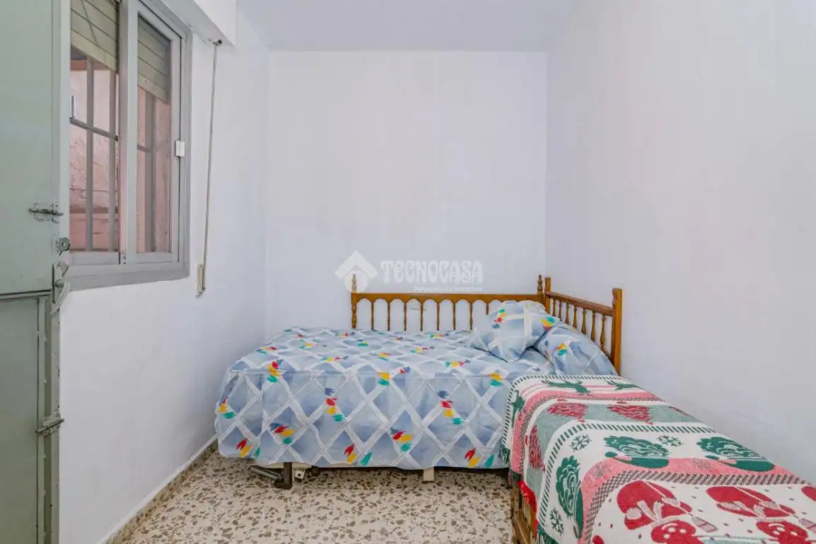 Dormitori de Casa adosada en venda en Armilla amb Jardí privat, Terrassa i Balcó