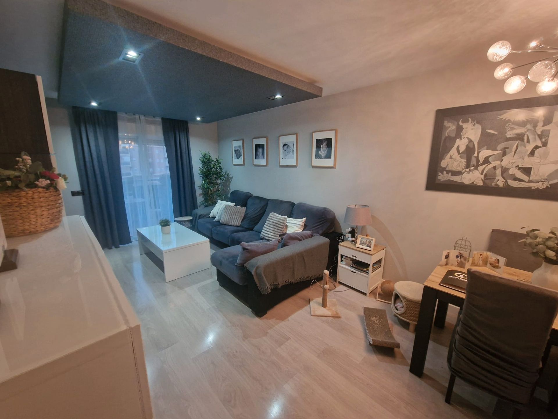 Sala d'estar de Pis en venda en Vélez-Málaga amb Aire condicionat i Terrassa