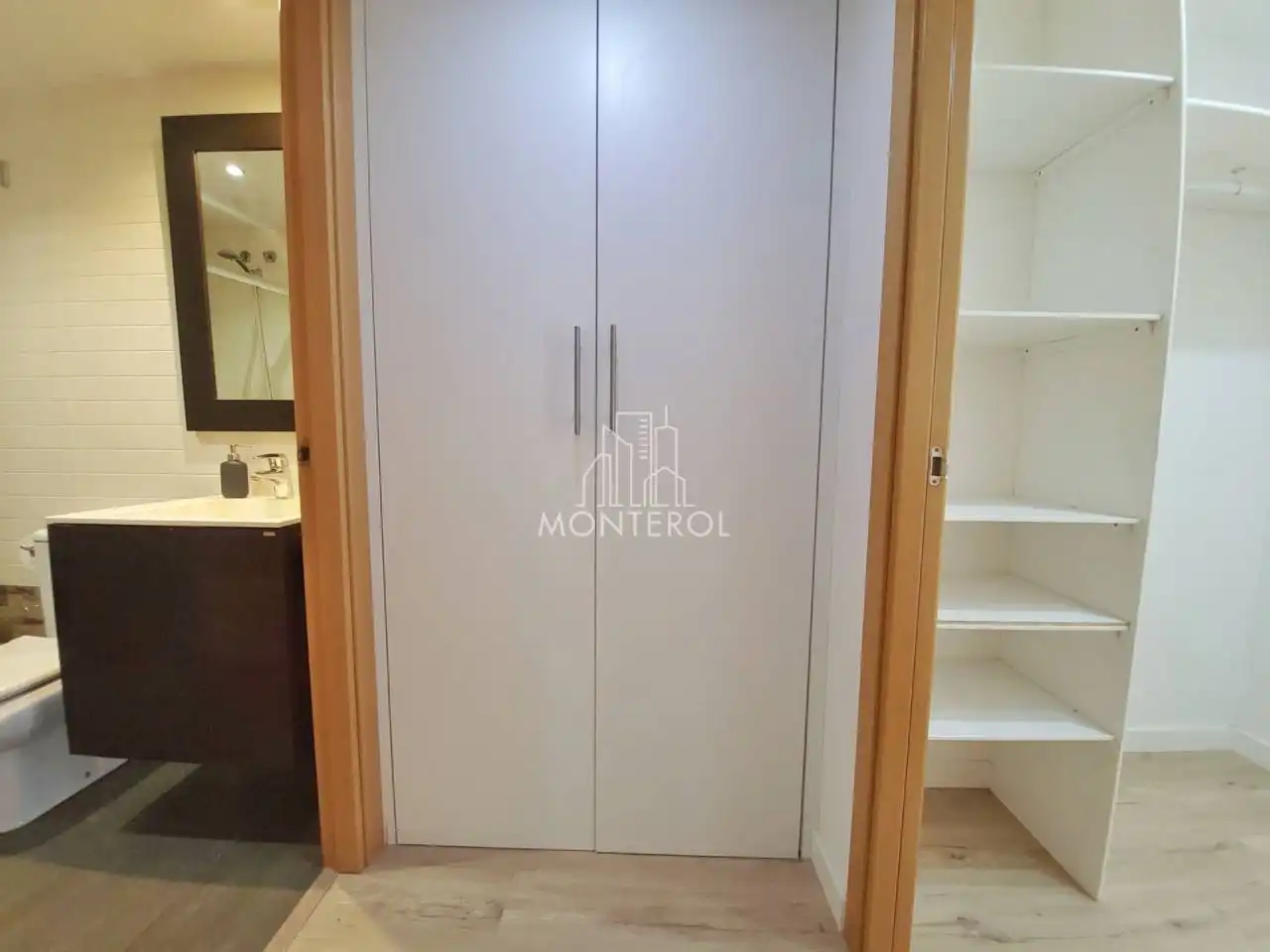 Piso en venta en Sabadell con Aire acondicionado, Calefacción y Piscina comunitaria