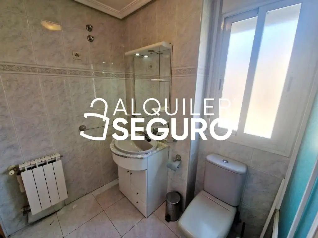 Badezimmer von Haus oder Chalet zur Miete in Fuenlabrada mit Heizung, Terrasse und Abstellraum