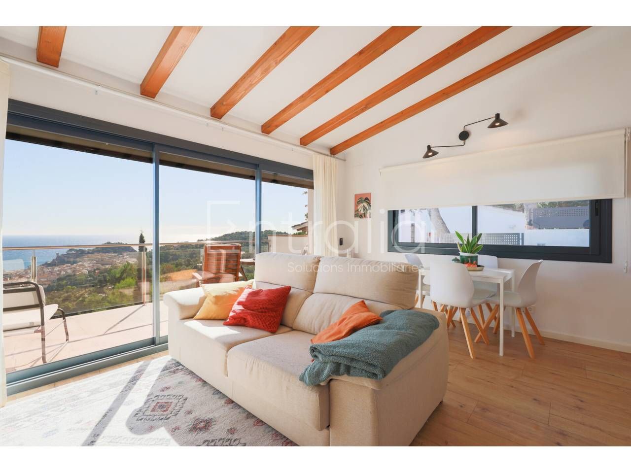 Sala d'estar de Casa o xalet en venda en Tossa de Mar amb Aire condicionat, Calefacció i Jardí privat