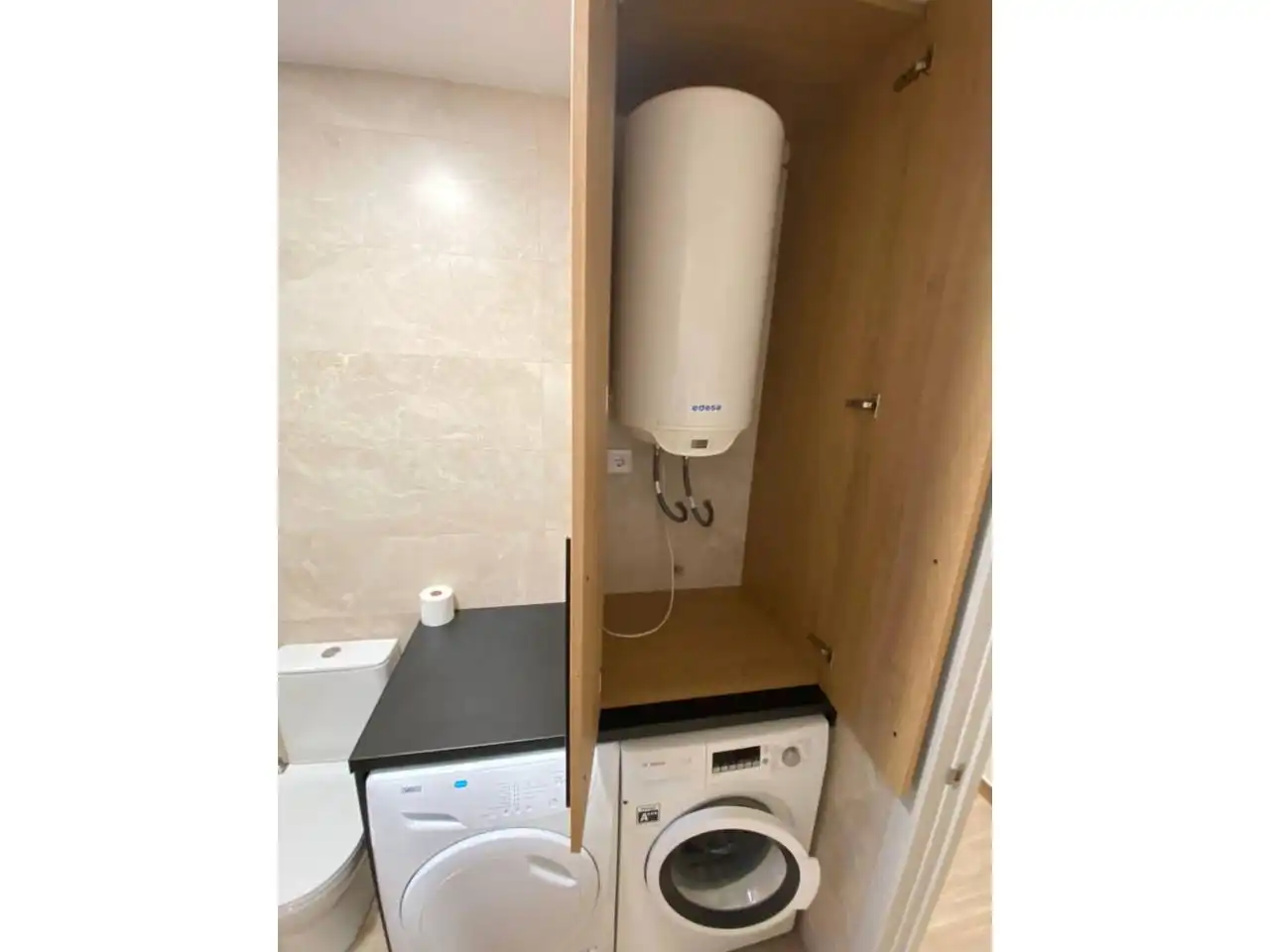 Badezimmer von Wohnung zum Verkauf in La Línea de la Concepción mit Möbliert
