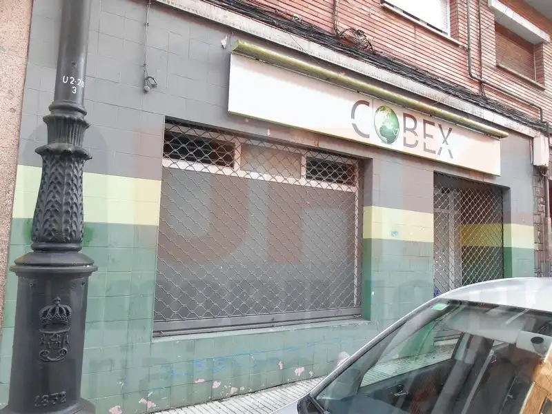 Gewerbefläche zum Verkauf in Calle Río Deva 8, imagen 3