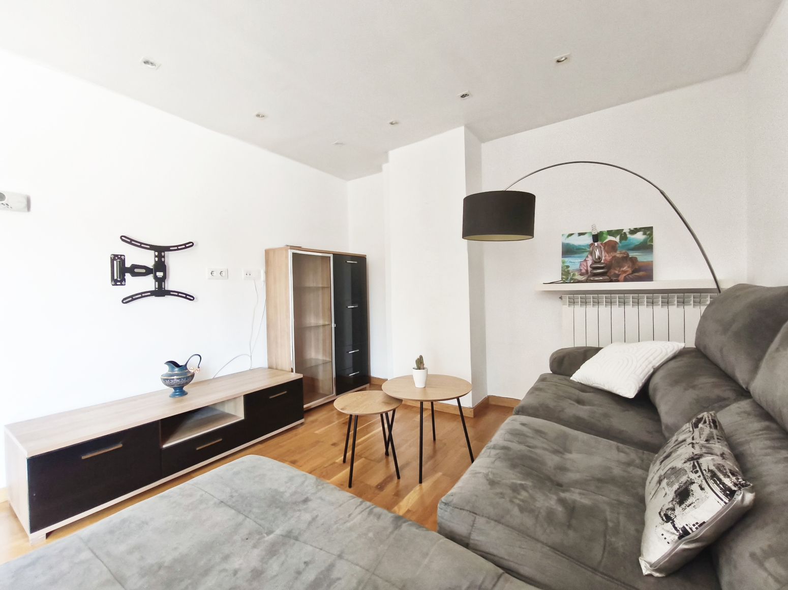 Living room of Attic for sale in Lardero  with Air Conditioner, Heating and Parquet flooring