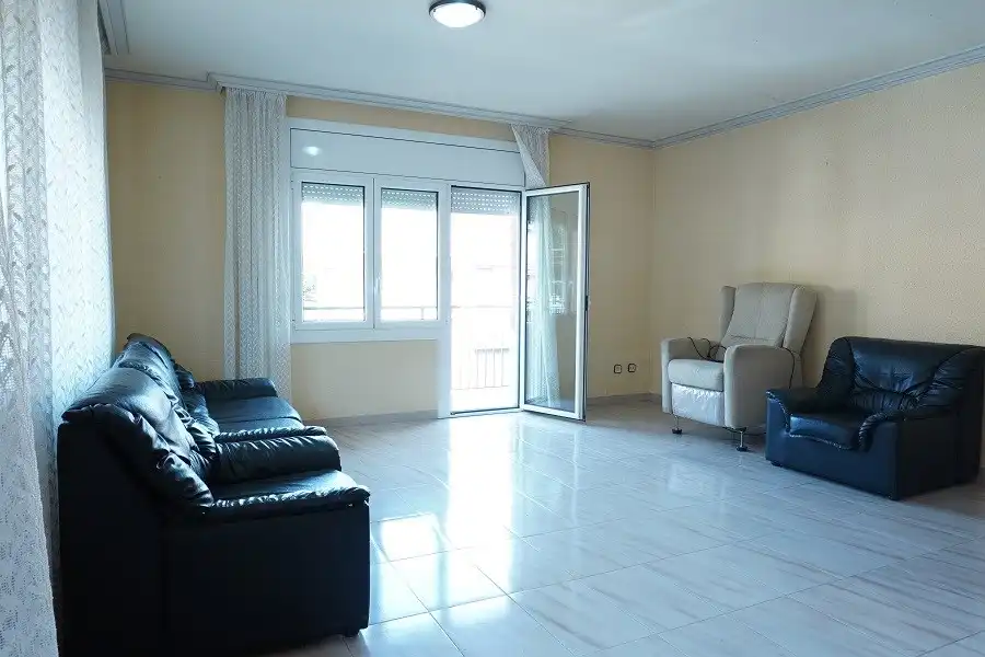 Sala d'estar de Casa o xalet en venda en Sant Joan Les Fonts amb Aire condicionat, Calefacció i Terrassa
