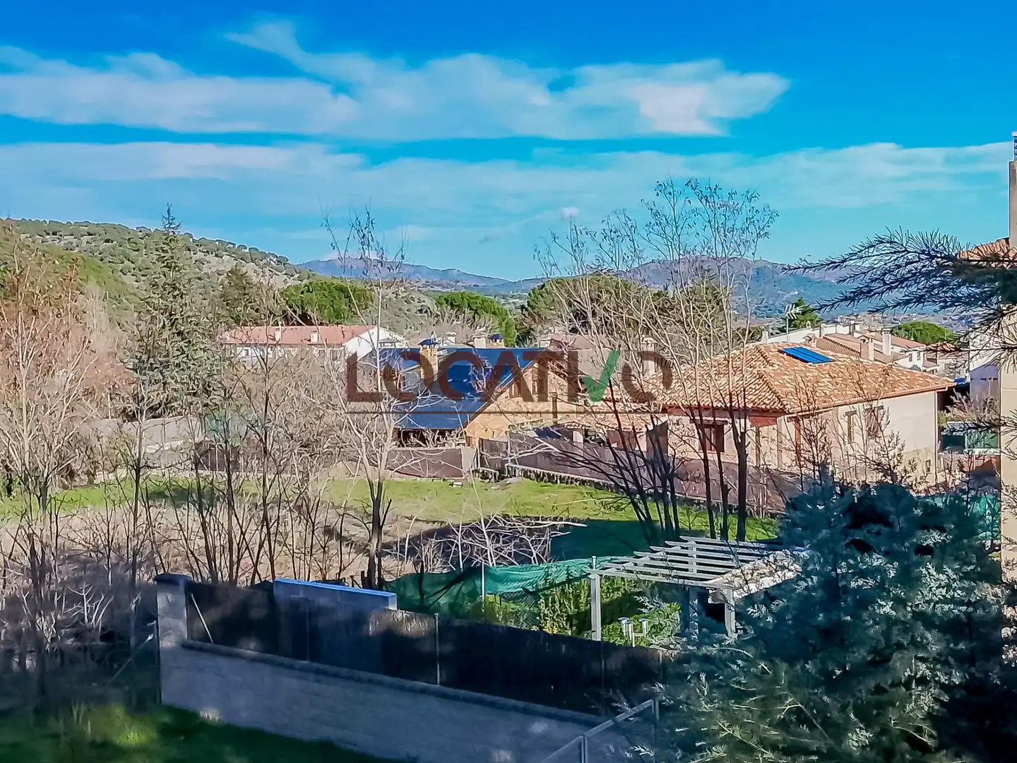 Vista exterior de Casa o chalet en venta en El Hoyo de Pinares  con Calefacción, Jardín privado y Terraza