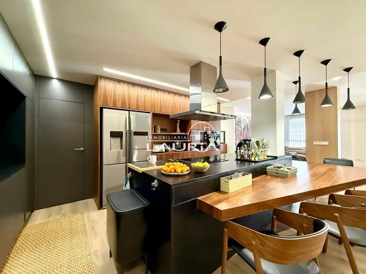Kitchen of Flat for rent in Valencia  with Air Conditioner, Parquet flooring and Furnished