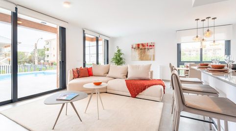 Villa de obra nueva en Cala Ratjada con 250 m2 y parking