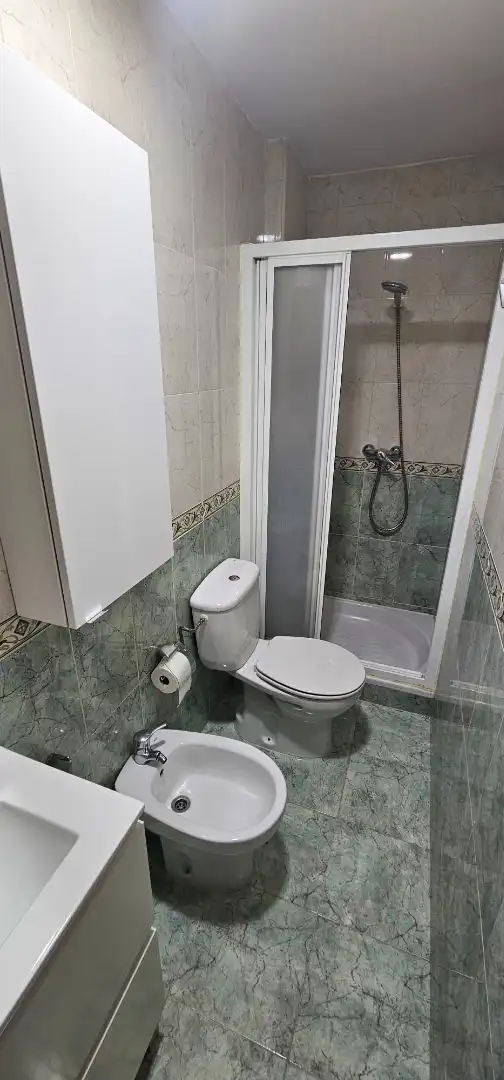 Bathroom of Flat for rent in Maracena  with Air Conditioner, Furnished and Washing machine