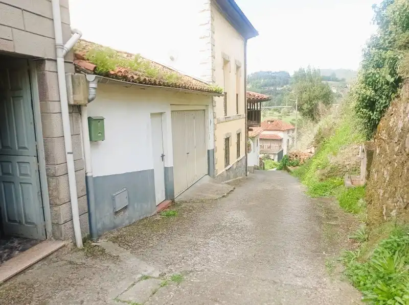 Vista exterior de Casa o chalet en venta en Pravia con Calefacción, Trastero y Amueblado